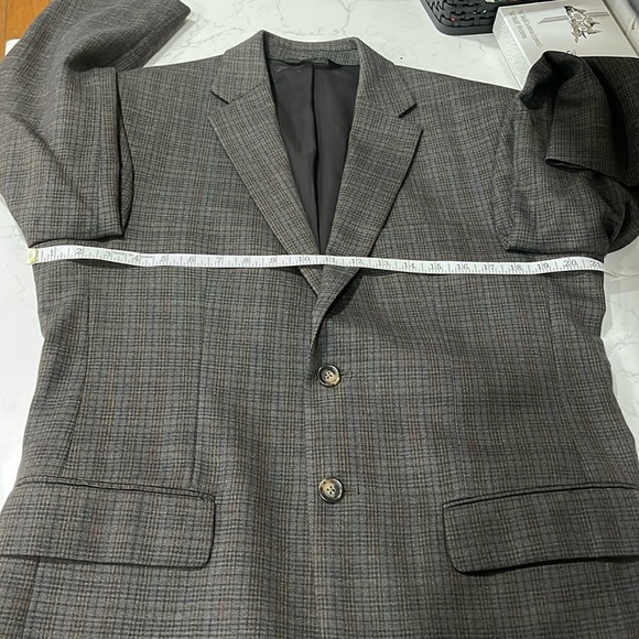 Menโs Sports Coat by Jos A Bank - Picture 9 of 11